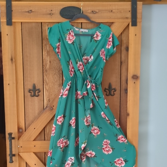 Green High Low Wrap Sundress with Flutter Sleeves - Picture 1 of 1